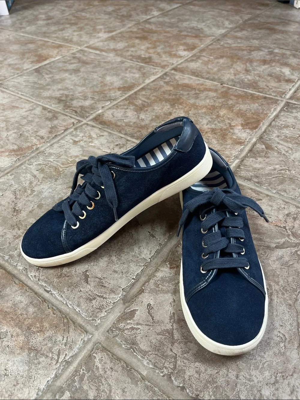 Vionic Navy Suede Lace-Up Sneakers with Cream Soles